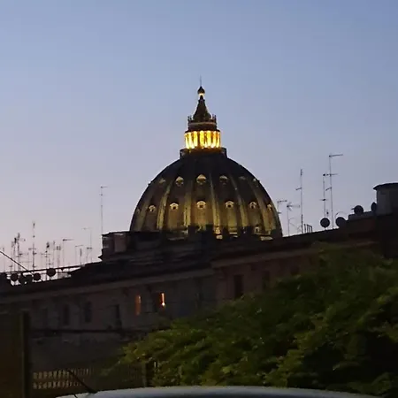 בית הארחה San Pietro Chic רומא